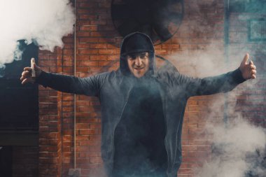 Adam vaping elektronik sigara