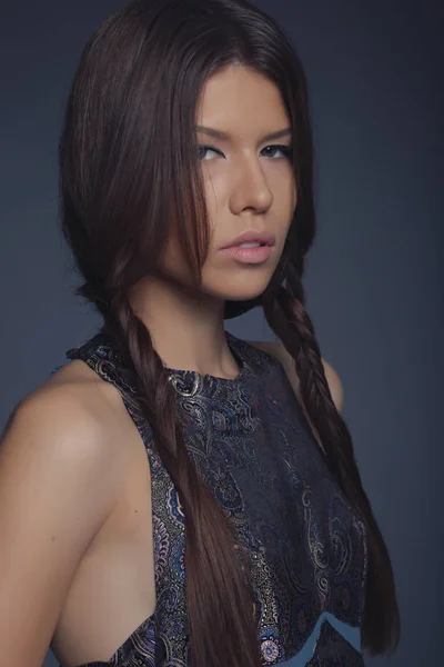 Retrato de moda de mujer elegante —  Fotos de Stock