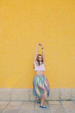 Çekici sevimli kız