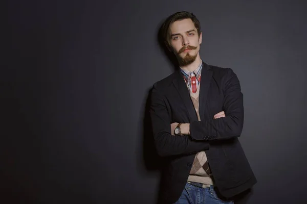 Bonito barbudo elegante homem de negócios — Fotografia de Stock