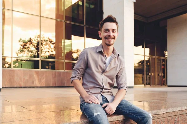 Handsome man outdoors portrait — Stock Photo, Image