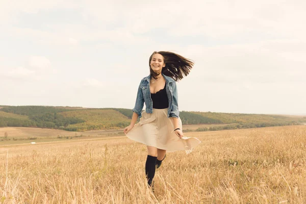 Jeune et belle fille — Photo