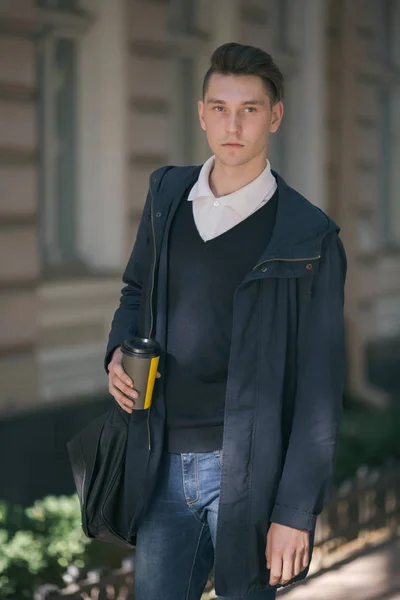 Hipster guy walking down the street, urban style — Stock Photo, Image