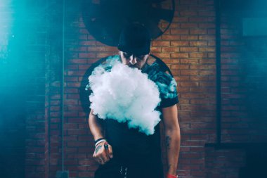 Adam vaping elektronik sigara