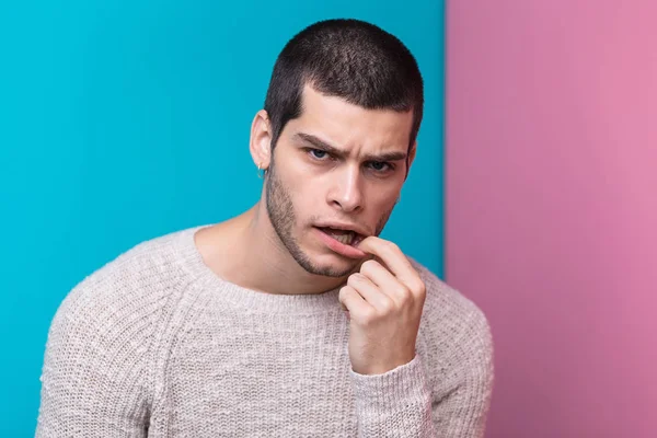 Young handsome fashion man — Stock Photo, Image