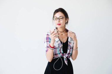 Telefon studio atış ile güzel kız