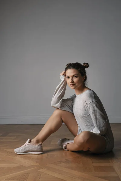 Retrato de una joven maravillosa — Foto de Stock