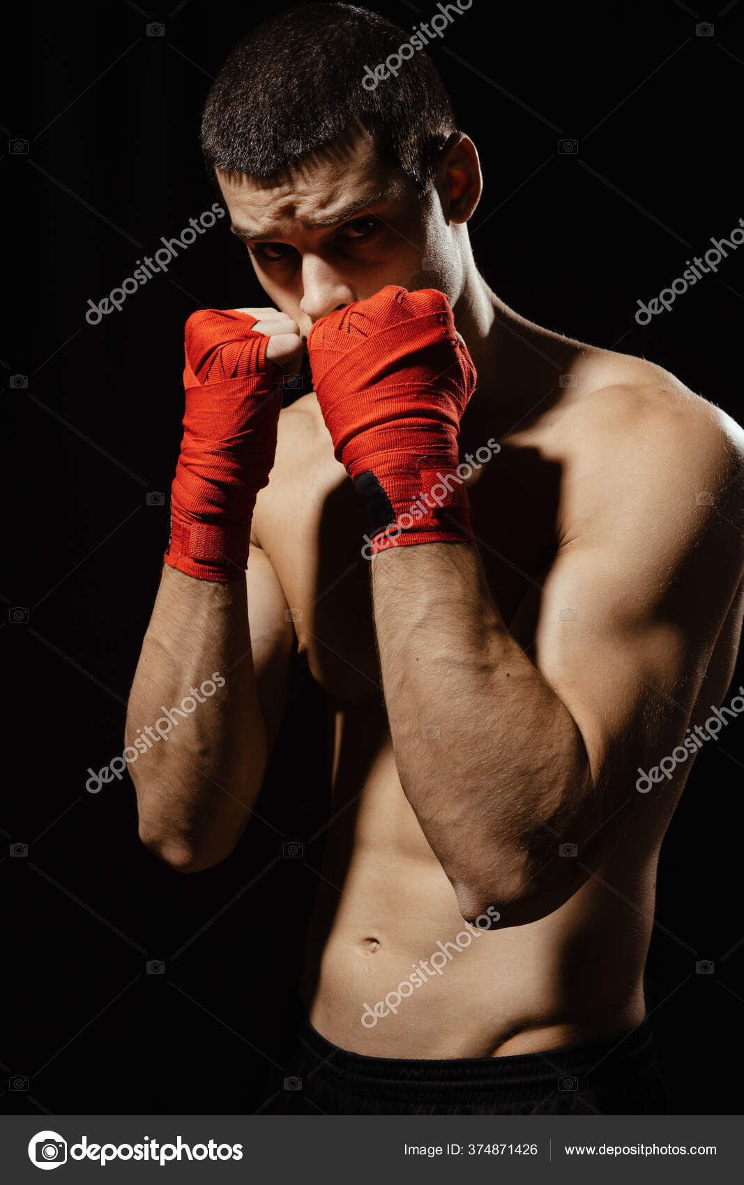 entrenamiento de boxeo, vendas atadas en las manos Stock-foto
