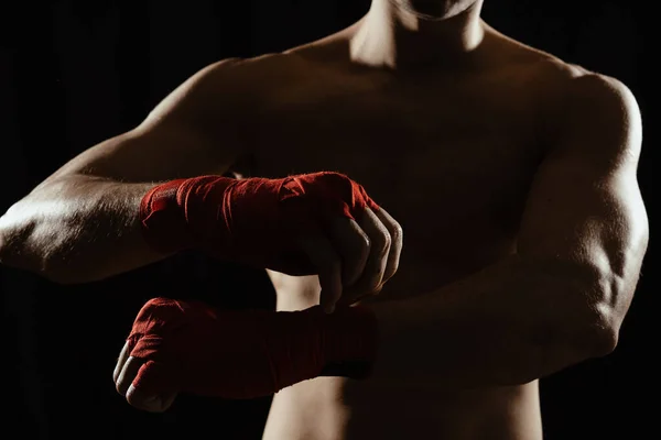 Fechar as mãos bandagem boxer — Fotografia de Stock