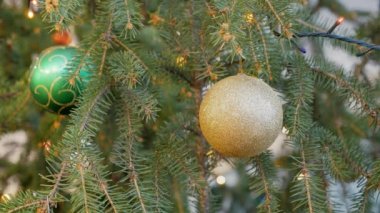 Görüntüleri dekorasyon oyuncak bir Noel ağacı üzerinde