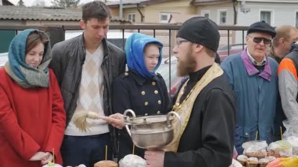 Mtsensk, Russia 15 April 2017. EDITORIAL - The glorious feast of Easter. Christ is risen. — Stock Video
