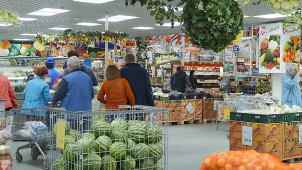 Orle, Rosja, 04 września 2017 r. Od redakcji - jesienne targi. Linia hipermarketu. Hojny jesień. — Wideo stockowe