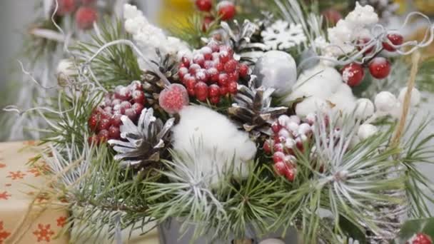 Festive decorations. The work of a designer-decorator. On the eve of Christmas. — Stock Video