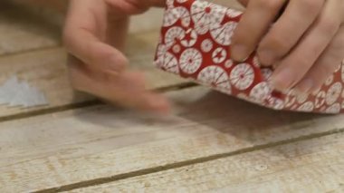 Festival süsleri. Tasarımcısı dekoratör eseri. Noel arifesinde.