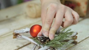 Festival süsleri. Tasarımcısı dekoratör eseri. Noel arifesinde.