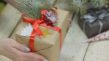 Festival süsleri. Tasarımcısı dekoratör eseri. Noel arifesinde.