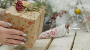 Festival süsleri. Tasarımcısı dekoratör eseri. Noel arifesinde.