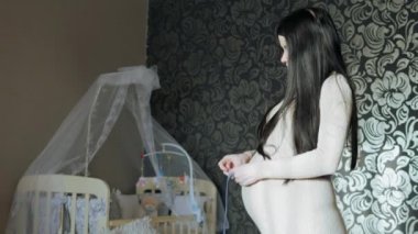 Bebek için bekleyen kadın