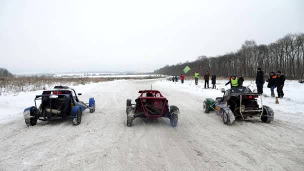 20 januari 2018 Rusland, Orel - autocross, buggy's machines. Winter auto racen op zelf-gemaakte auto 's. — Stockvideo