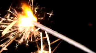 siyah zemin Bengal ateşi