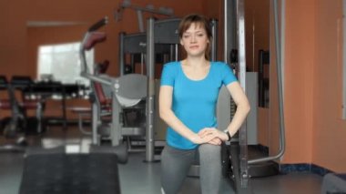 Spor salonu. Spor eğitim kızdır.