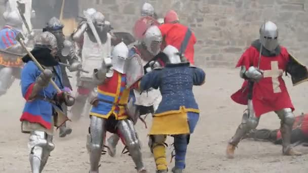 Bataille costumée des chevaliers des croisés . — Video