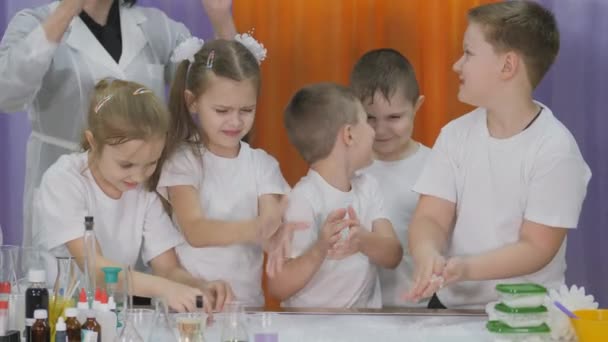 Expériences Chimiques Pour Les Enfants Expériences Amusantes Pour Les Enfants — Video