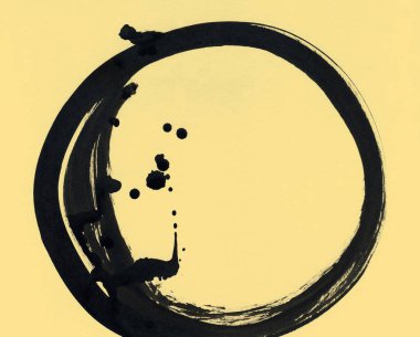 Bir daire şeklinde siyah fırça darbesi. Mürekkep kroki el yapımı teknikte oluşturulmuş çizim.