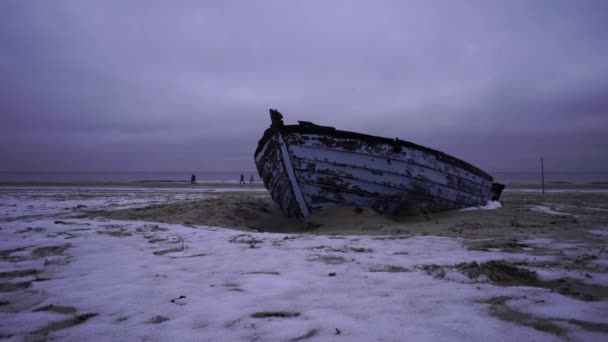 Vieux Bateau Pêche Sur Plage Frontalière Entre Ahlbeck Swinemnde — Video