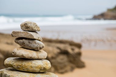 Atlantik Sahili surfs bulutlu gün ile