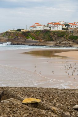 surfes bulutlu günde ile Atlantik kıyı şeridi