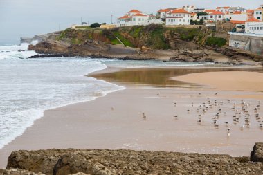 surfes bulutlu günde ile Atlantik kıyı şeridi