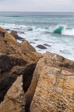 surfes bulutlu günde ile Atlantik kıyı şeridi