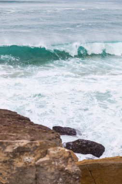 surfes bulutlu günde ile Atlantik kıyı şeridi
