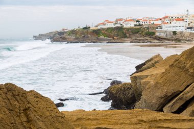 surfes bulutlu günde ile Atlantik kıyı şeridi