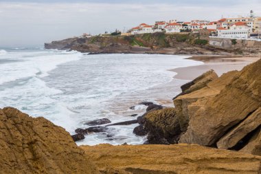 surfes bulutlu günde ile Atlantik kıyı şeridi