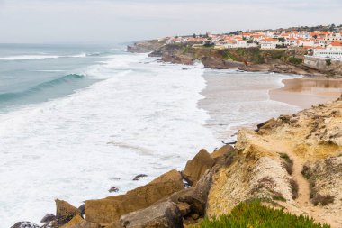 surfes bulutlu günde ile Atlantik kıyı şeridi