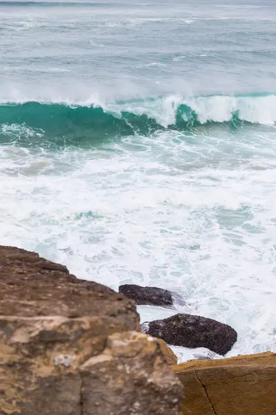 surfes bulutlu günde ile Atlantik kıyı şeridi