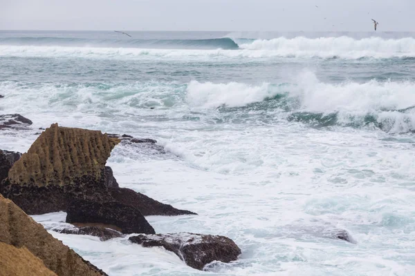 surfes bulutlu günde ile Atlantik kıyı şeridi