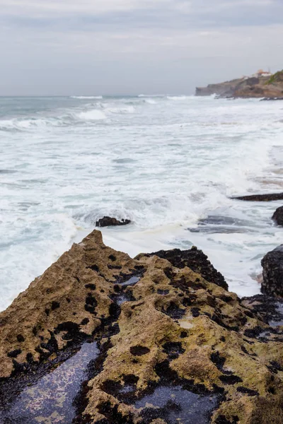 surfes bulutlu günde ile Atlantik kıyı şeridi