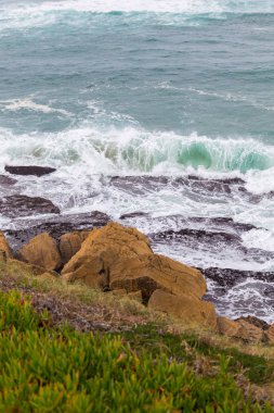 surfes bulutlu günde ile Atlantik kıyı şeridi