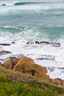 surfes bulutlu günde ile Atlantik kıyı şeridi