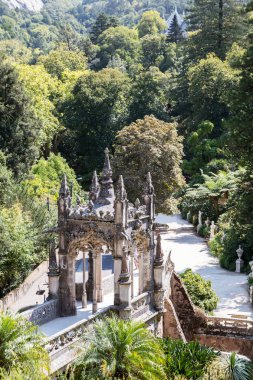 Sintra içinde bulunan mimari elemanları