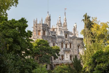 Sintra içinde bulunan mimari elemanları