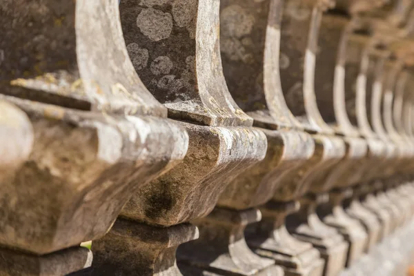 ayrıntı korkuluk sütun ile