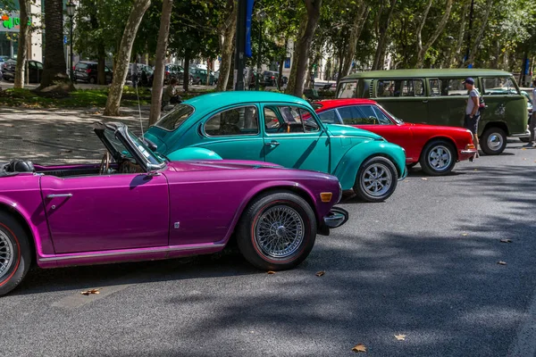 Lisbon, Portugal - september 24, 2017: Reto car show on street o — Stock Photo, Image