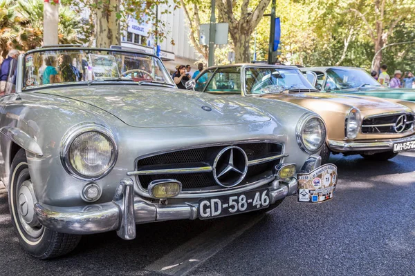 Lisboa, Portugal - 24 de septiembre de 2017: Salón de coches Reto en la calle o — Foto de Stock