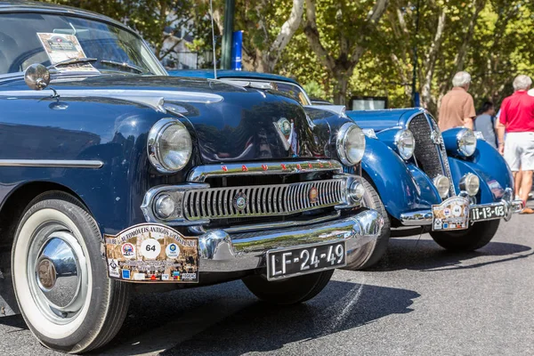 Lisboa, Portugal - 24 de setembro de 2017: Reto show de carros na rua o — Fotografia de Stock