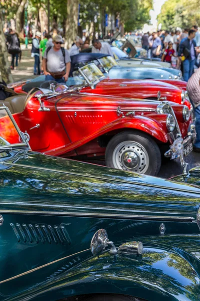 Lissabon, Portugal - 24. September 2017: Reto-Auto-Show auf der Straße o — Stockfoto