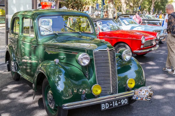 Lissabon, Portugal - 24. September 2017: Reto-Auto-Show auf der Straße o — Stockfoto
